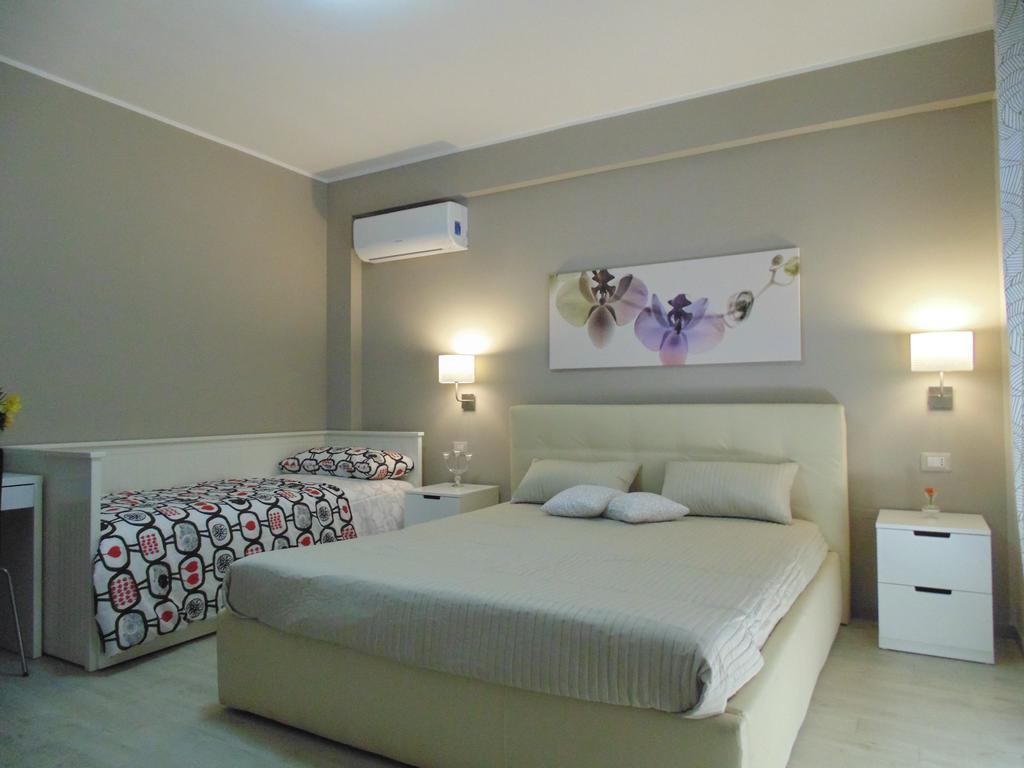 Attico Del Sole Bed & Breakfast Rometta Marea Phòng bức ảnh